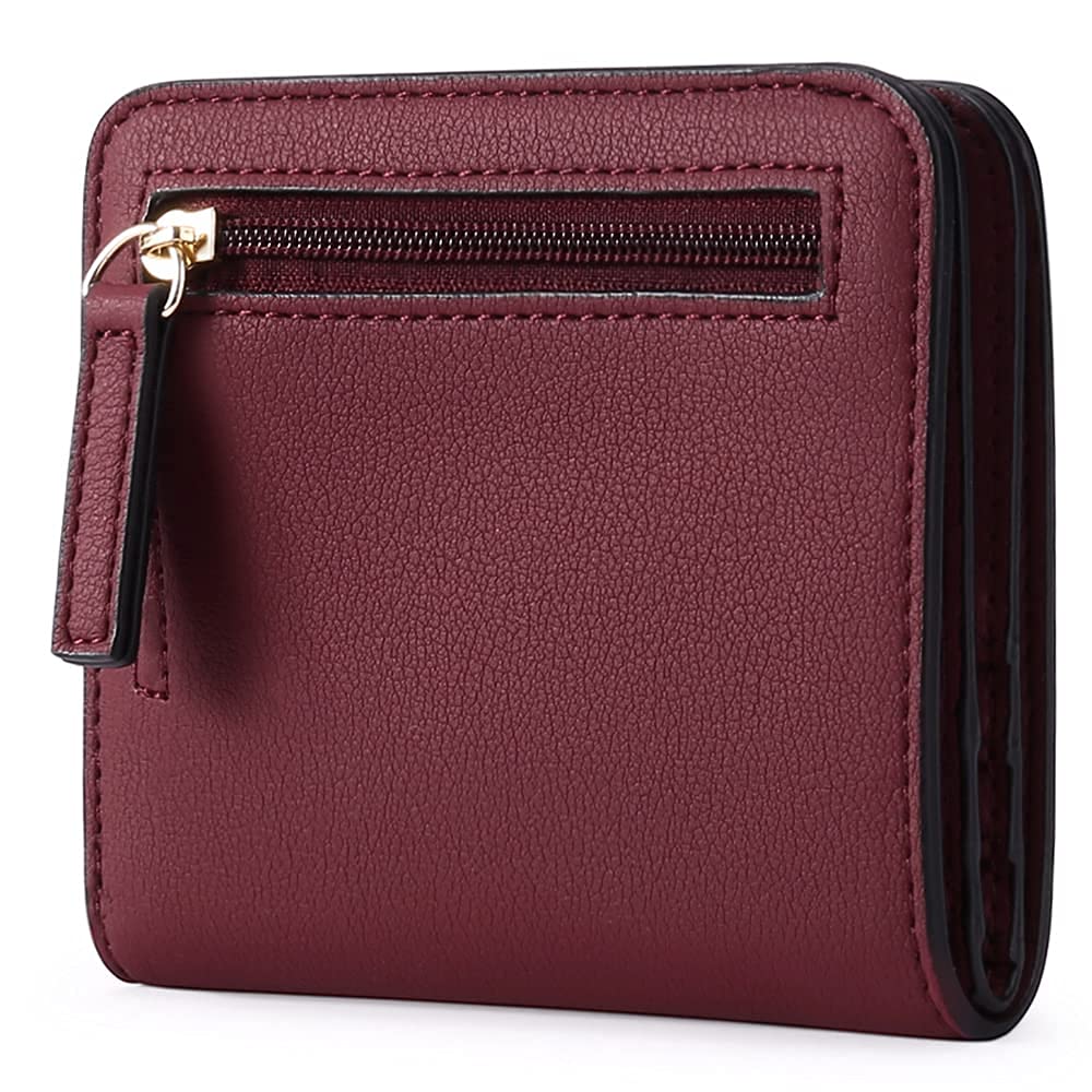 GAEKEAO RFID Blocking Leather Compact BiFold Wallet